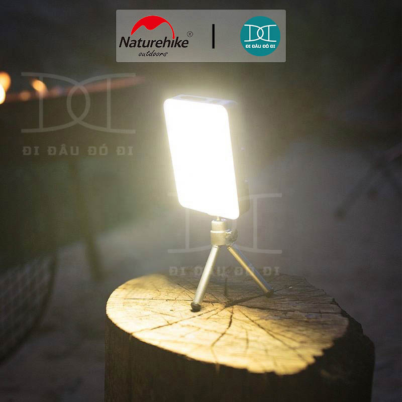 Đèn được trang bị pin có dung lượng 9000mAh